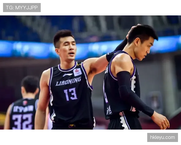 戴伟浚中场掌控力尽显，助球队攻防表现全面提升