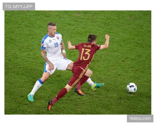 斯洛伐克足球传奇哈姆西克正式宣布退役，辉煌生涯画上句点