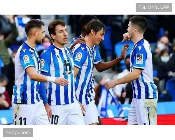 皇家社会球迷热情助威，球队竞技状态持续攀升