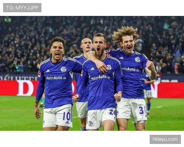 沙尔克边路进攻